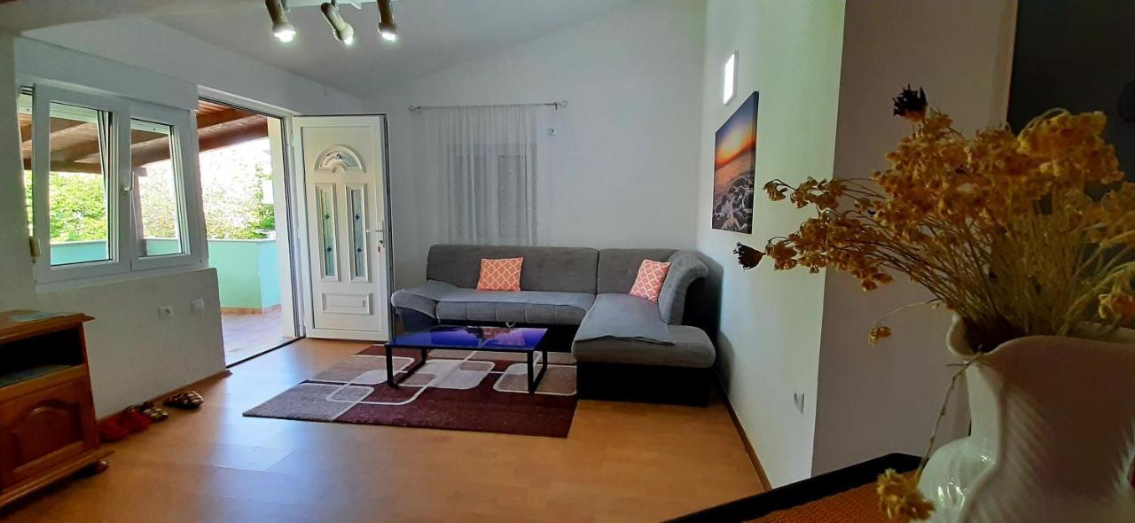 Ema & Sea Apartment'S Пула Екстер'єр фото