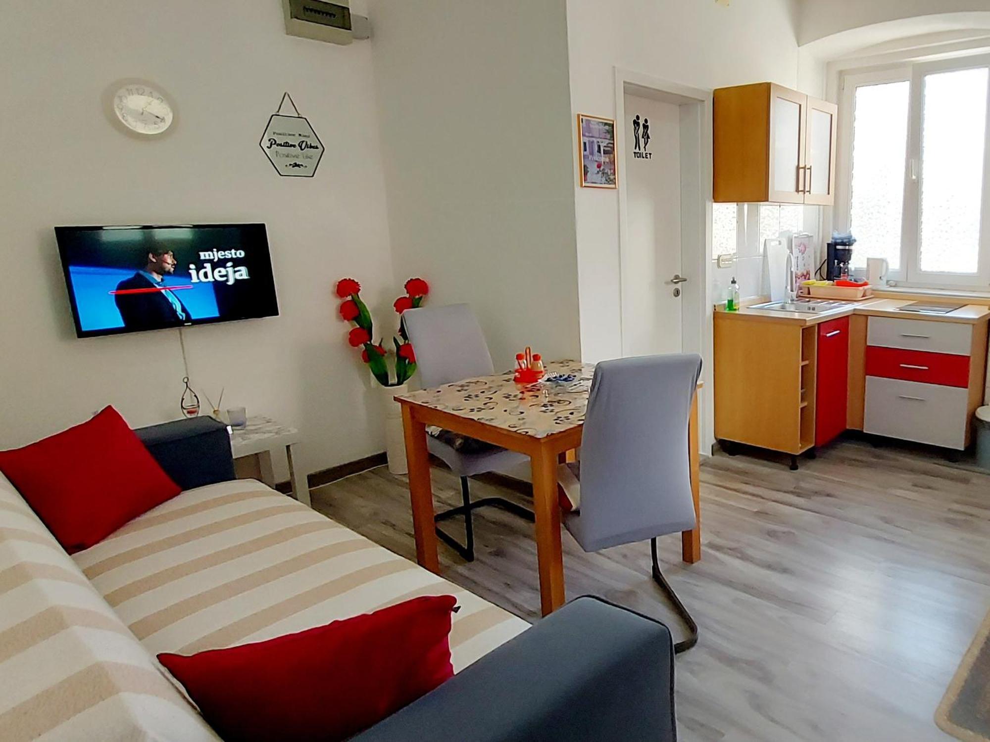 Ema & Sea Apartment'S Пула Екстер'єр фото